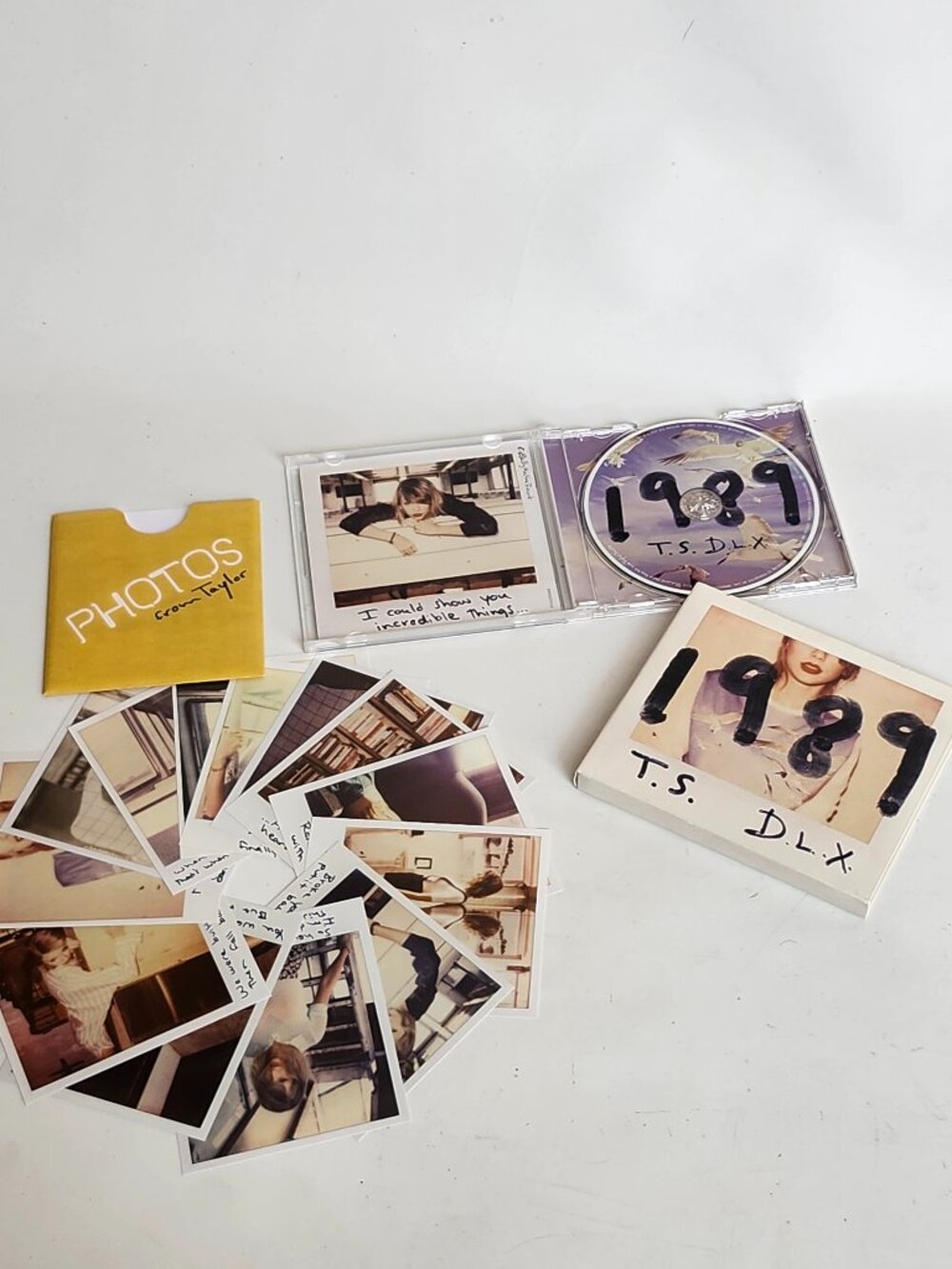 Taylor Swift 1989 CD with Polaroids 1-13 Deluxe Edition